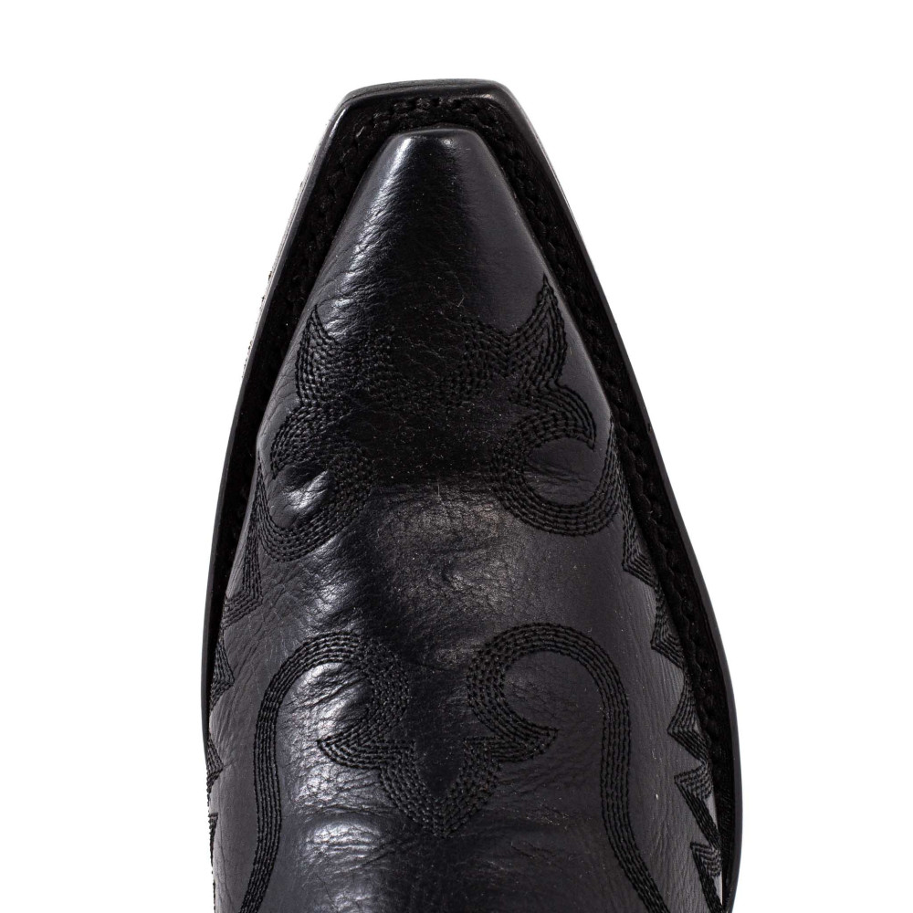 CHIQUITA BECERRO NEGRO