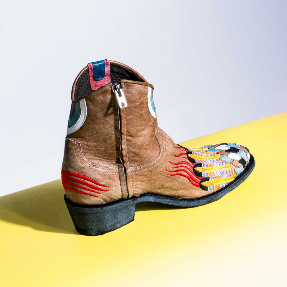 Santiags beiges, boots western brodées avec coeur - Formentera bone - Santiags femme