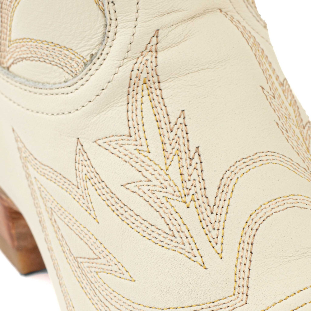 Bottines santiags en cuir creme, surpiqures western - Fantasia 7 white - Santiags femme