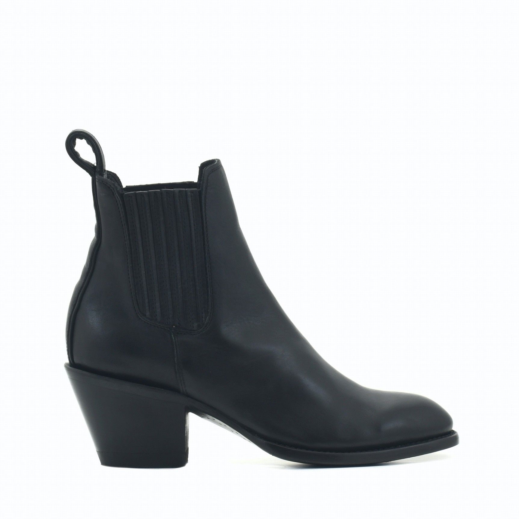 ESTUDIO LONDON BLACK ROUNDED TOE ANKLE BOOTS FEATURING  ELASTICIZED SIDES COVERED WITH LEATHER  Total heel height 2.6 Inches  10