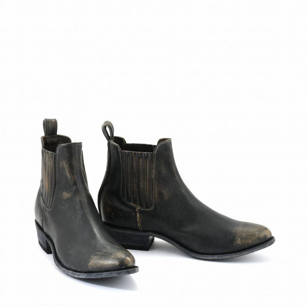 ESTUDIO 2 BEIGE/BLACK RUSTIK BOTTINES BOUT ROND AVEC ELASTIQUES
LATERAUX RECOUVERTS DE CUIR
Hauteur totale du talon 4 cm
100%