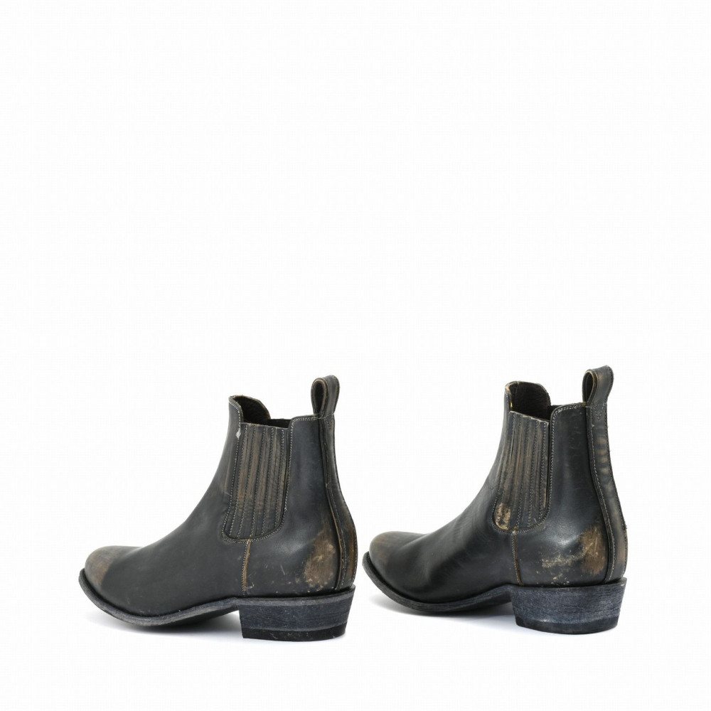 ESTUDIO 2 BEIGE/BLACK RUSTIK BOTTINES BOUT ROND AVEC ELASTIQUES
LATERAUX RECOUVERTS DE CUIR
Hauteur totale du talon 4 cm
100%