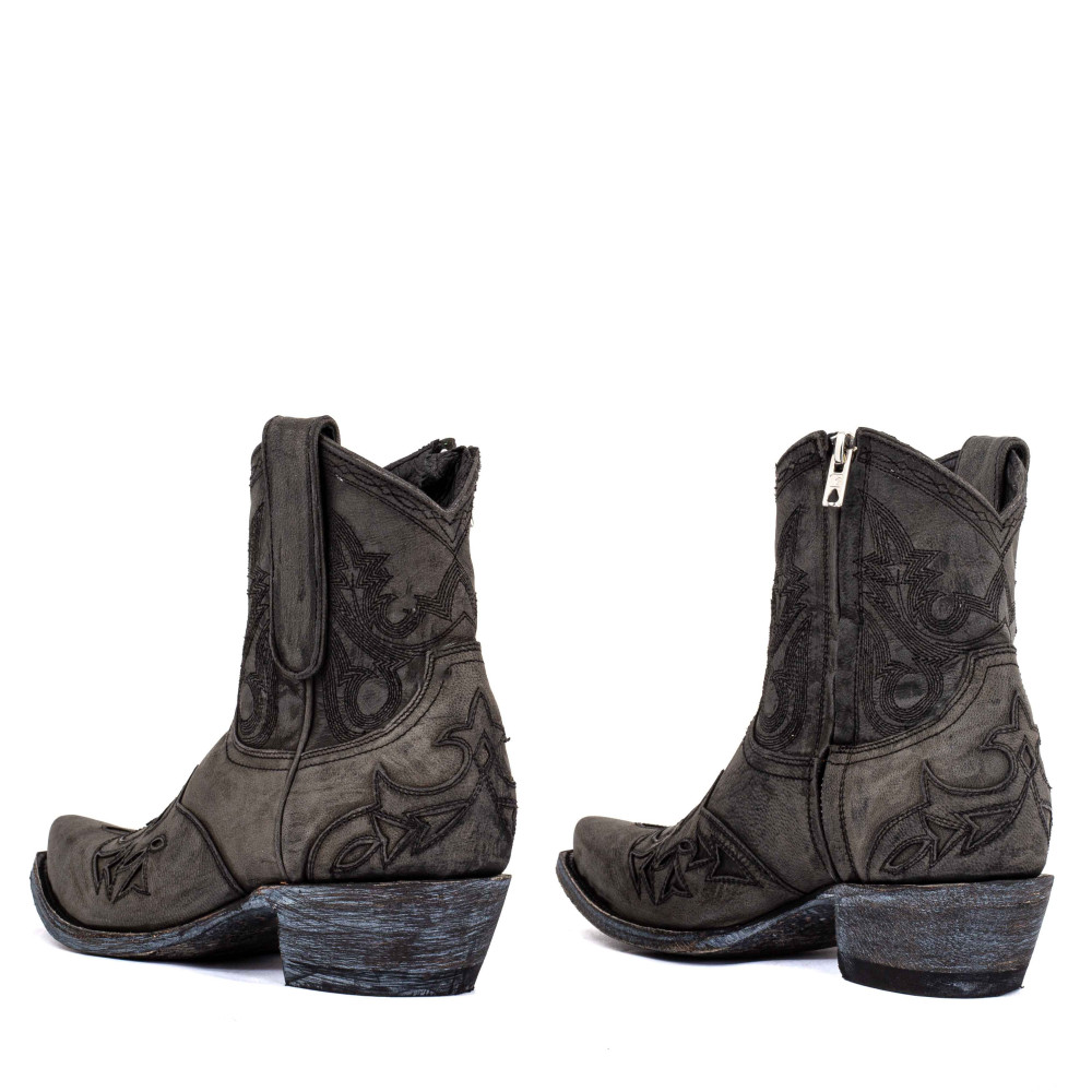 Low boots noires en cuir vieilli avec zip - Stitched black - Santiags femme