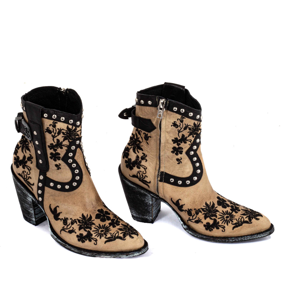 Ultime Bone Cowboy Boots | Timeless Bone Color Style | Mexicana