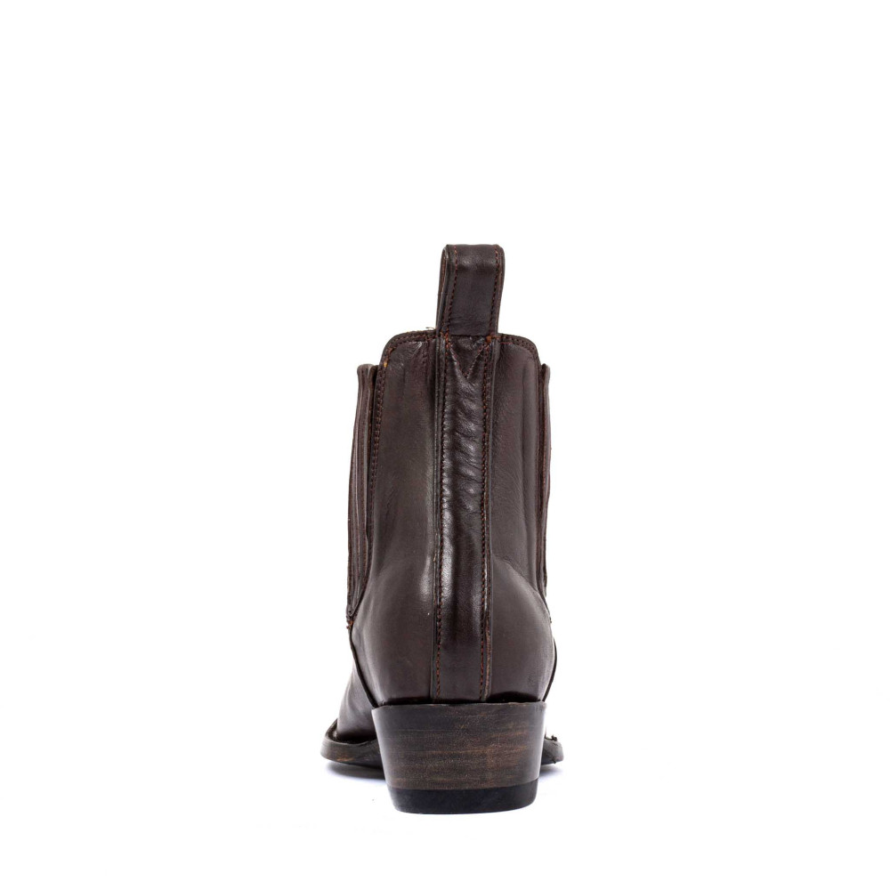 ESTUDIO CHOCOLATE RANCHERO