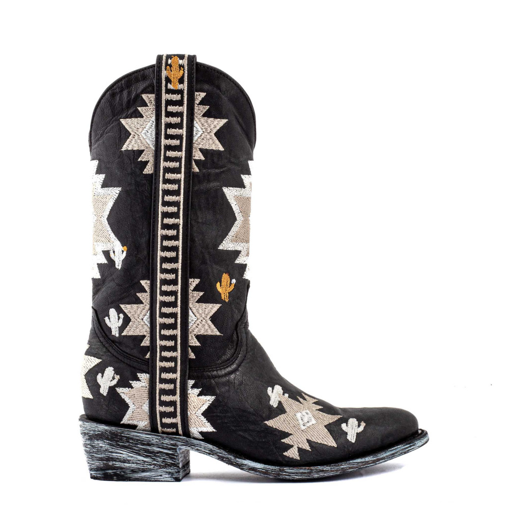 Chill Black Cowboy Boots | Timeless Black Style | Mexicana